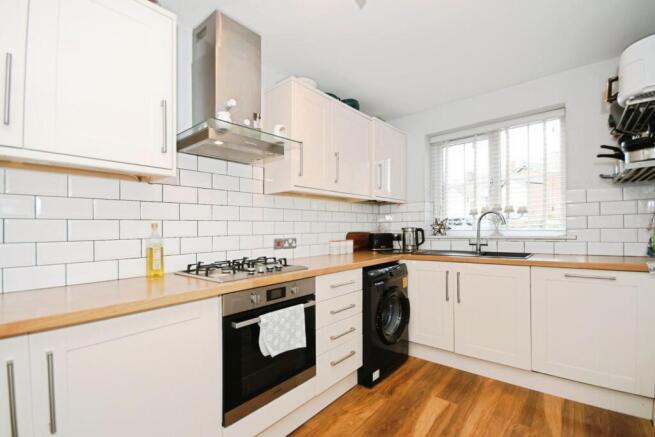 KITCHEN 02.jpg