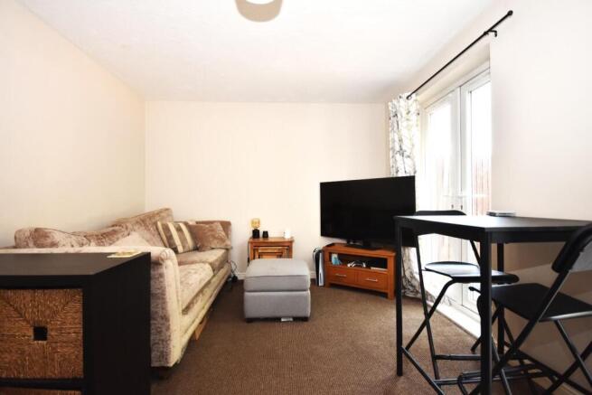 LOUNGE 02.JPG