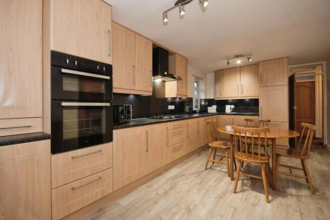 KITCHEN DINER 01.jpg