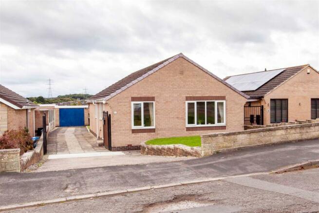 3 bedroom detached bungalow for sale in Clarendon Road Inkersall