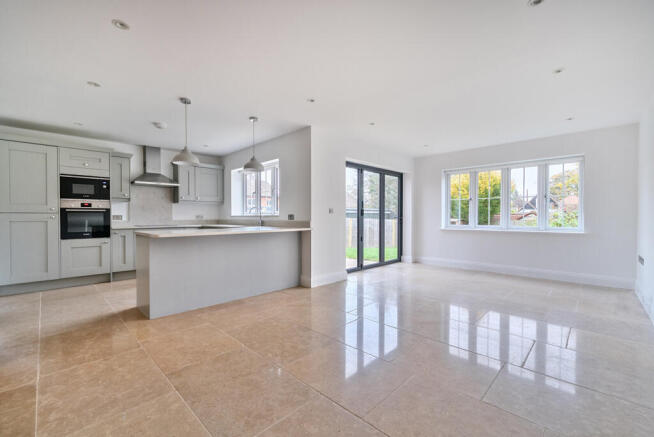 1372384-21-68f908...