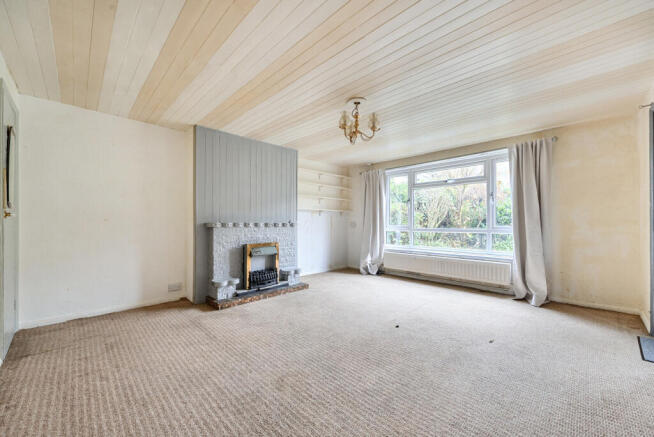 1383752-3-692d9bf...