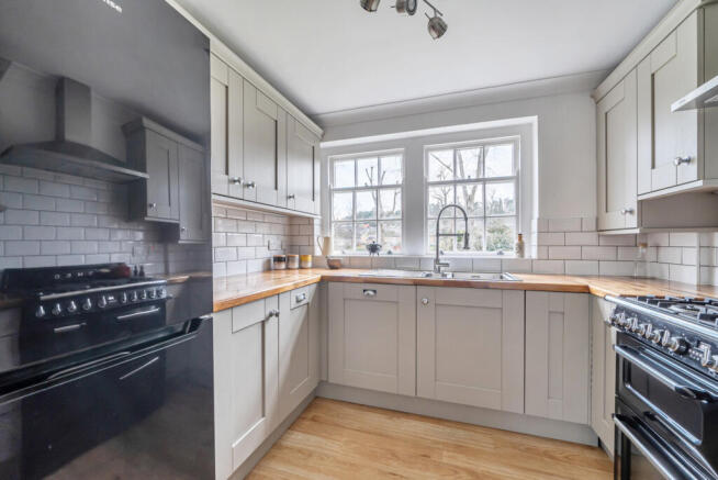 1393141-5-6942d55...