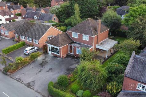 Main Street, Whittington