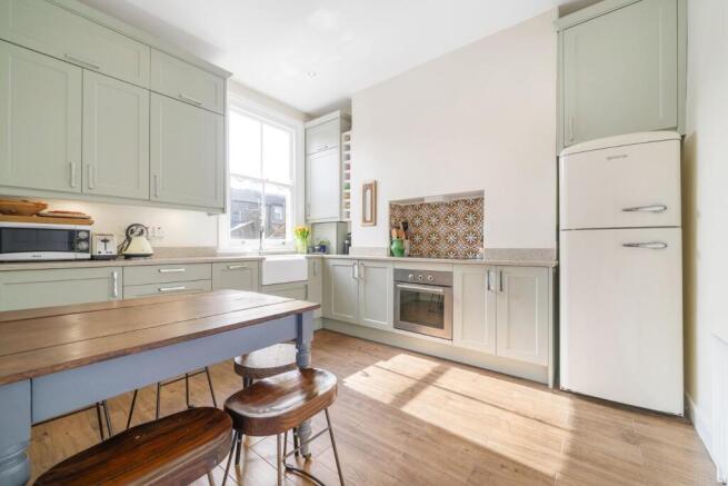 Kitchen (2).jpg