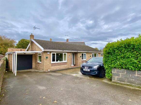 4 bedroom bungalow for sale in Wrexham Road, Caergwrle, Wrexham, LL12, LL12