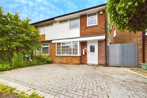 Albury Gardens, Calcot, Reading, Berkshire, RG31