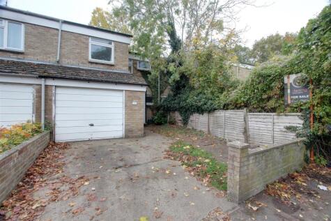 Rosebery Way, Tring, Hertfordshire