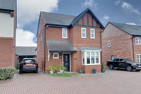 Elgar Mews, Aylesbury