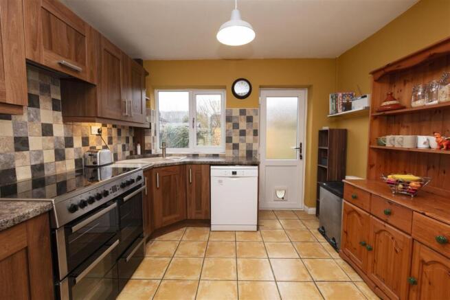 Kitchen_02.jpg
