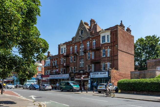 3 bedroom flat for rent in Uxbridge Road, South Acton, W3