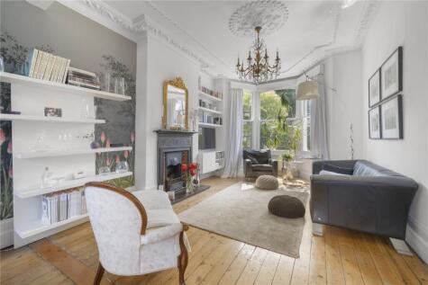 Cleveland Park Crescent, Walthamstow, London, E17