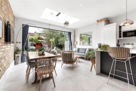 Pearl Road, Walthamstow, London, E17