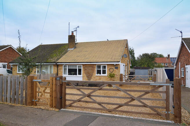 2 bedroom semi-detached bungalow for sale in Queen ...