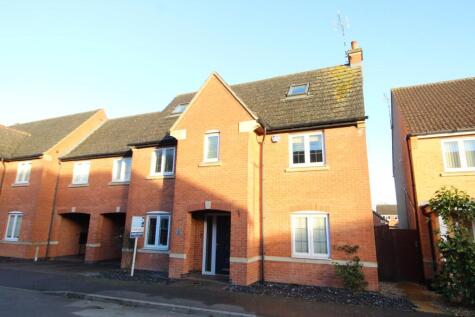 Lacey Close, Lutterworth, LE17