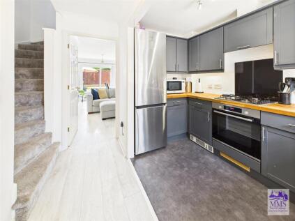 Cagney Close, Wainscott