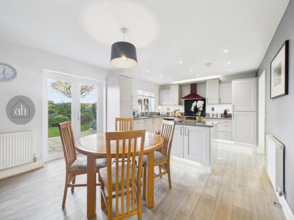 Kitchen/Breakfast Room