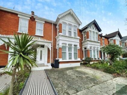 Airlie Gardens, Ilford, IG1