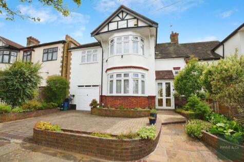 Gloucester Gardens, Ilford, IG1