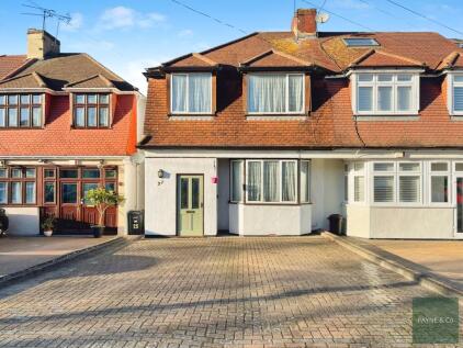 Marlands Road, Clayhall, IG5