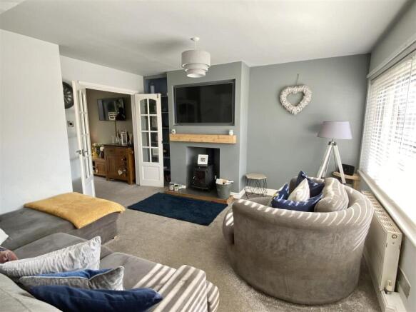 65 Lanadowne cres-19.jpg