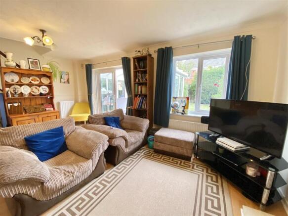 7 Barkstone dr-12.jpg