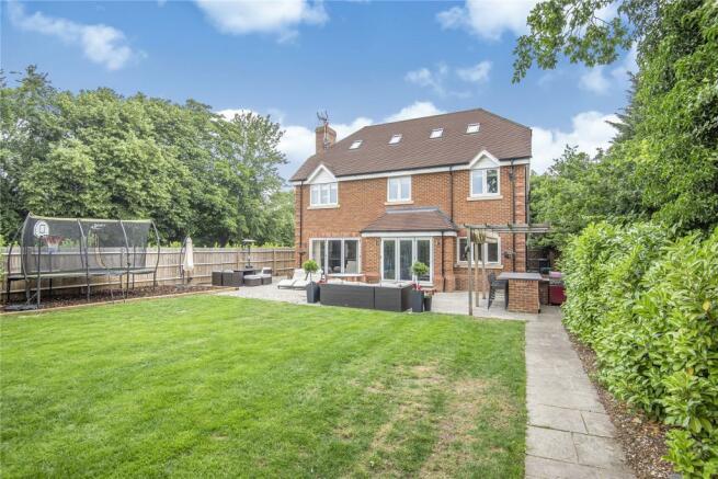 5 bedroom detached house for sale in Oakley Drive, Burghfield Common ...