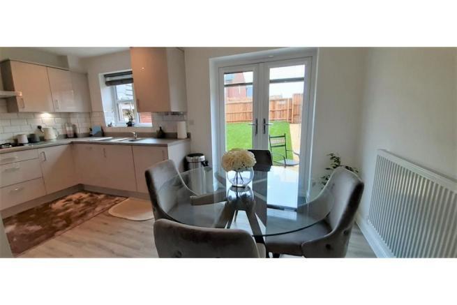 151073_1157169-2_IMG