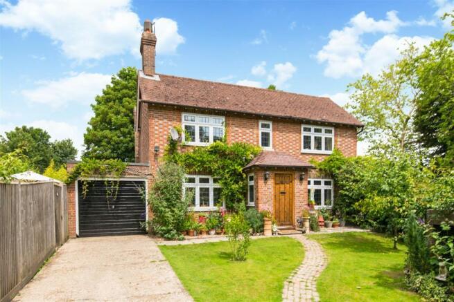 4 bedroom detached house for sale in Maynards Green, Heathfield, TN21