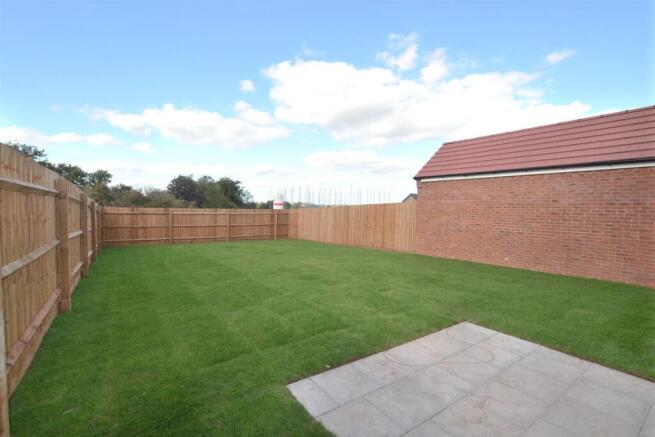 Plot 14 garden.JPG