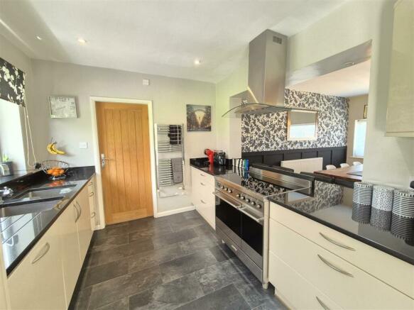 Kitchen Dining Area