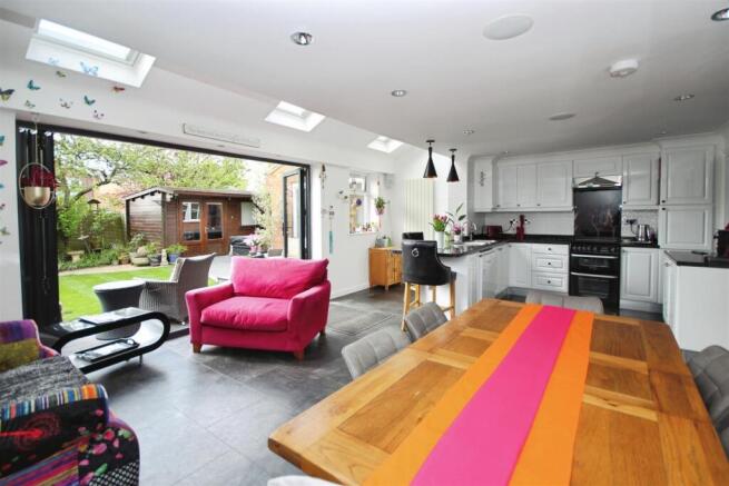 a1df84b1-Kitchen 203.JPG