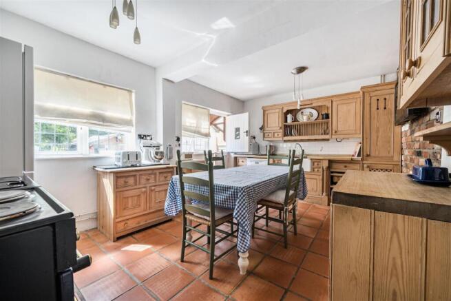 Kitchen / dining room