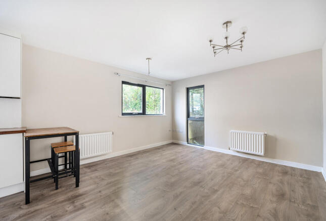 1334645-3-6894c3b...