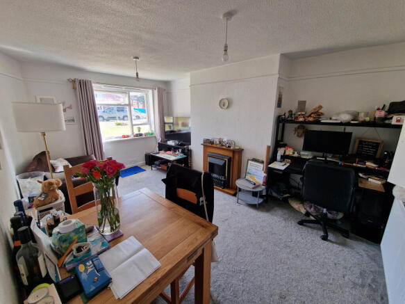 Sitting/Dining Room