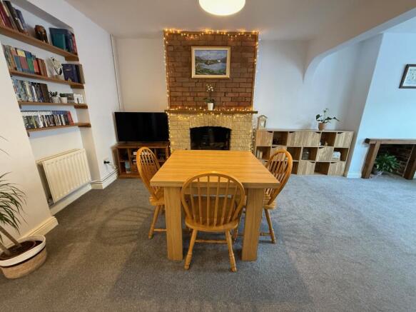 Dining Area Adpect 2