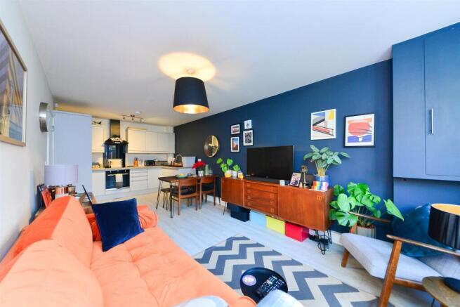 Lounge/Dining/Kitchen Area