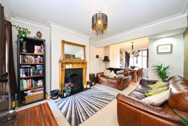 Lounge/Dining Room