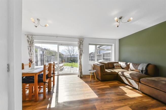 Lounge/Dining Room