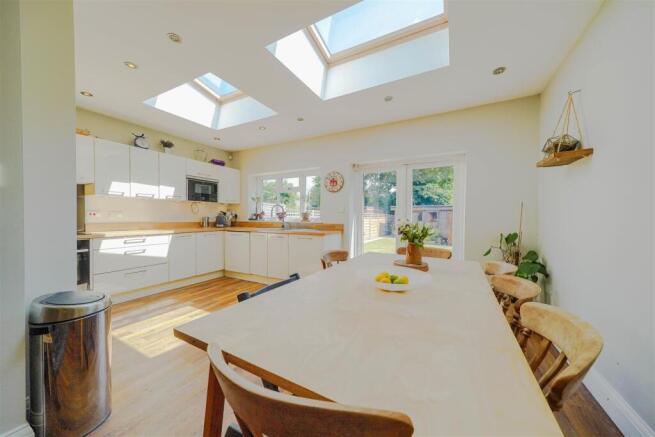Kitchen/Dining Area