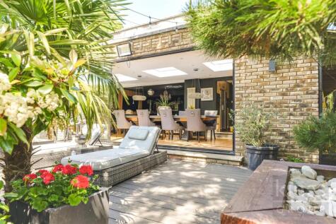 Slades Hill, Enfield