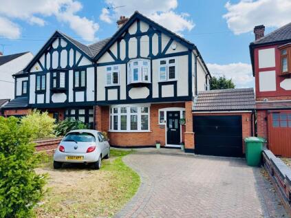 Mashiters Walk, Romford, London, RM1