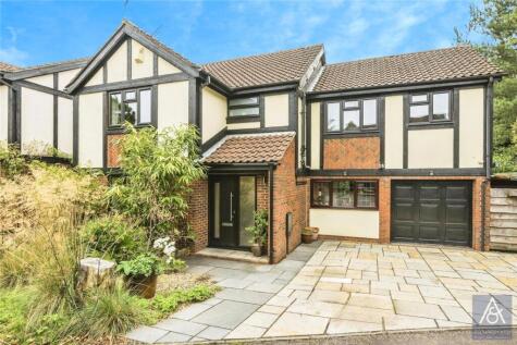 Kestrel Way, Buckingham