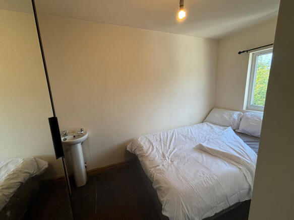 Room 6, 252 Aqueduct Street