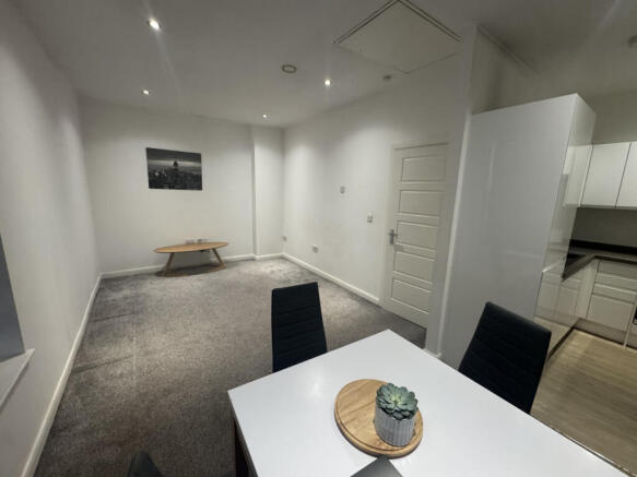 Flat 6 Station Terrace