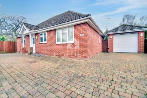 Village Way, Kirby Cross