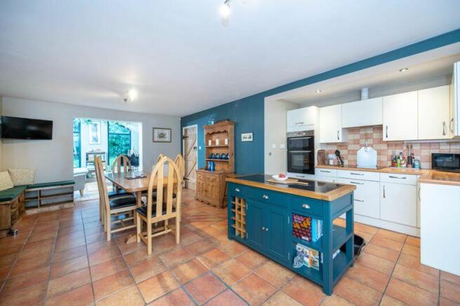 Living dining kitchen