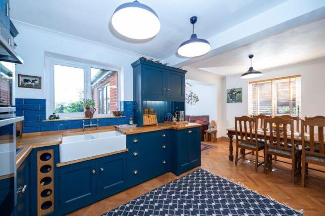 Living dining kitchen