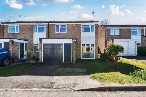 Carisbrooke Close, Caversham, Reading
