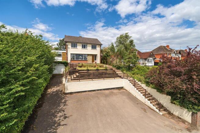 Front garden and driveway